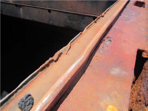 Hatch cover maintenance - Mechanical damage to the compression bar and inner drain channel